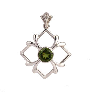 Green Quartz Gemstone Silver Pendant